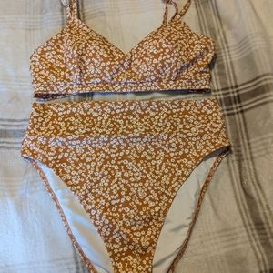 🌿 NWOT Up West Bathing Suit Set size M